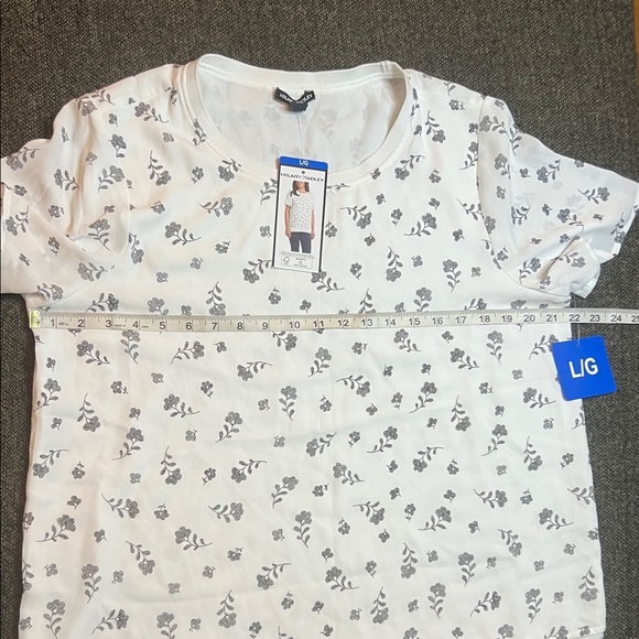 NWT Hilary Radley Black and White Patterned Top Women’s M & L - Picture 5 of 9